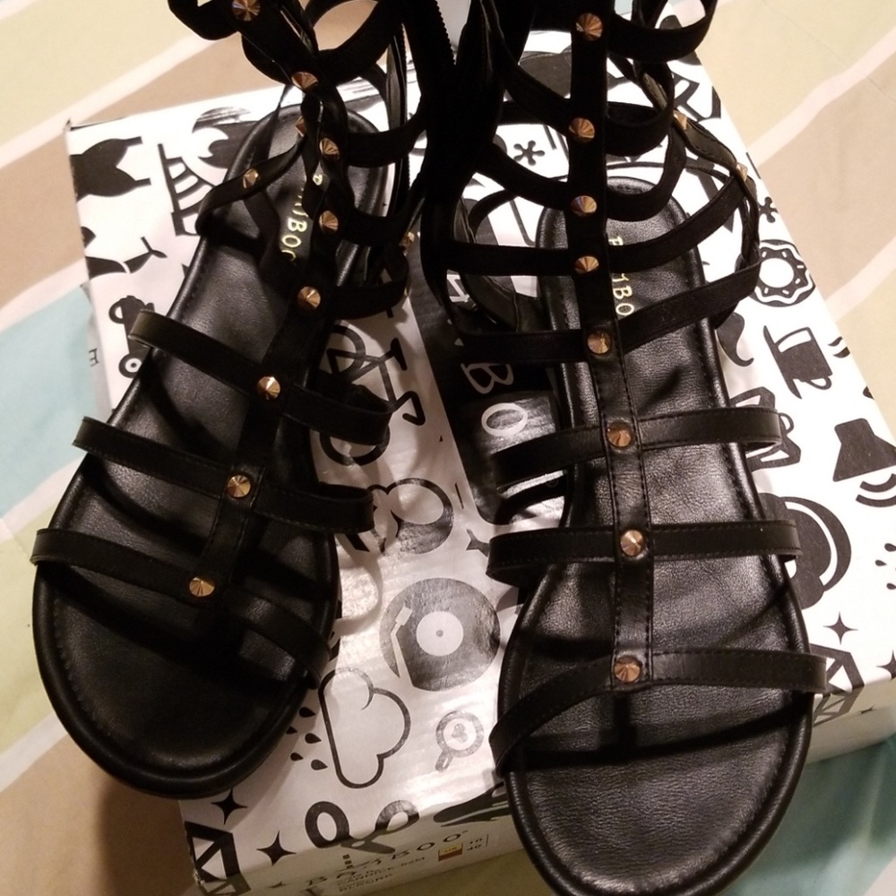shoes - Picture 3 of 3